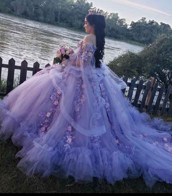 Light Purple Tulle Floral Appliques Ball Gown Luxurious Sweet 16 Dress Quinceanera Dress