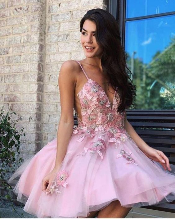 Sexy Appliques V-Neck A-Line Homecoming Dresses