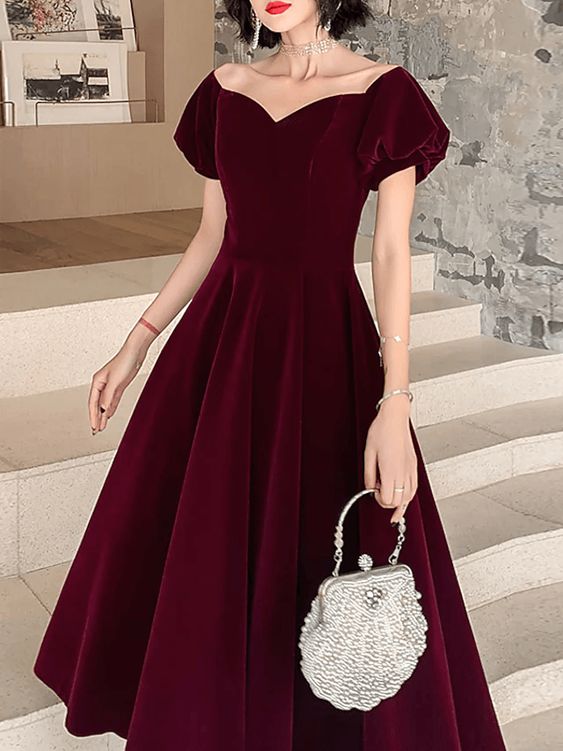 A-Line Minimalist Elegant Homecoming Cocktail Party Dress Sweetheart Neckline Short Sleeve Tea Length Velvet with Pleats