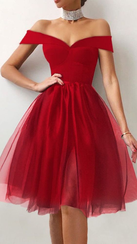 V-Neck Short Sleeve Knee-Length Homecoming Dress
